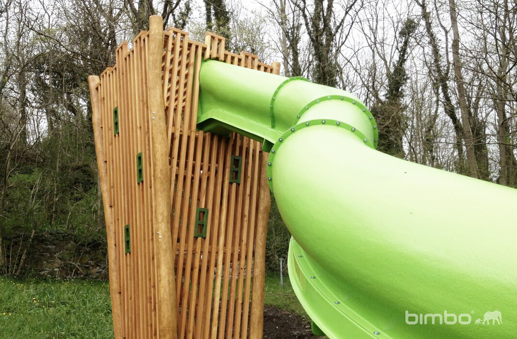 Burgturm L mit GFK Kurvenrutsche style Produkte Hinnen
