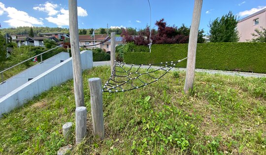 BN.010.5-Spinnennetz-5-Netz-mit-Sitzgeflächt.JPG