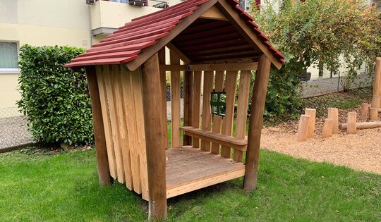 BN.030.22.L-Spielhütte-Moritz-lassiert.jpg