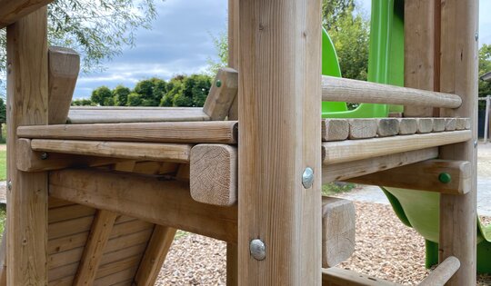 BS.070.2-Detail-Boden-Massivholz.JPG