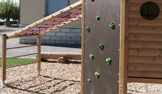 XL.011-Detail-Sechseckturm-Kletterwand-O1919.jpg