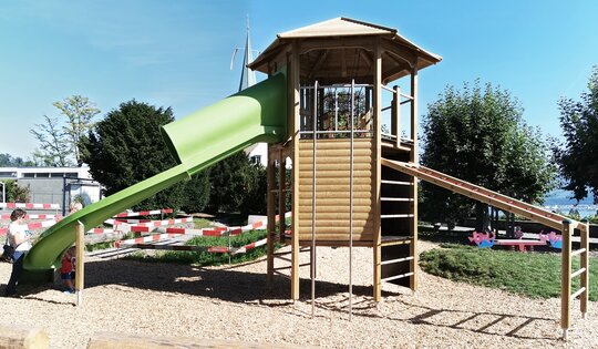 XL.011-Sechseckturm-Kletterstangen-O1919.jpg