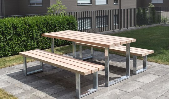 BT.011.T-und-BT.011.H-Hockerbnk-unf-Tisch-Pura.jpg