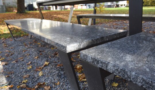 BT.050.H2.c-Hockerbank-Primo-stone-color.JPG