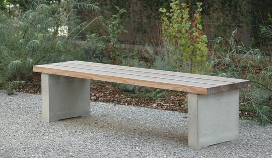 BT.020.H-Beta-Hockerbank-Beton-O7312.JPG