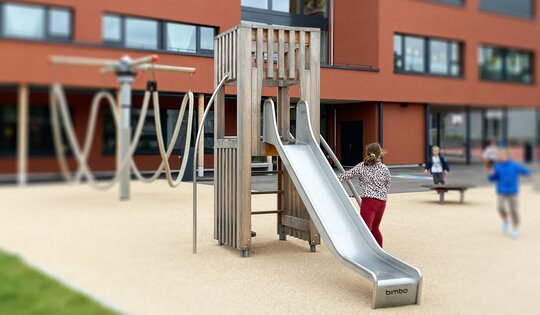 BX.070-O9418-bimbox-Turm-Liannekarussell-Kinder--un.jpg
