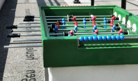 SP.060.1-Tischfussball-Acryl-Beton-hoch.jpg