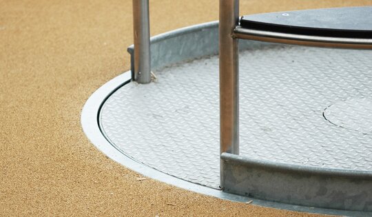 DR.022.14-O8468-2-Detail-Rollstuhlkarussell.JPG