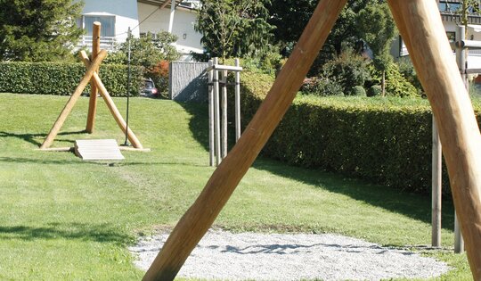 FA.022.2.r-3-Bein-Seilbahn-mit-Startrampe.JPG