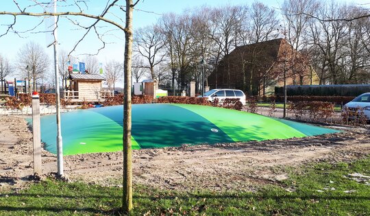 FA.300-grün-Luftkissen-Trampolin-beschriftet-im-grünen.jpg