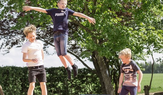 FA.300-Luftkissen-Huepfkissen-Trampolin-blau-2.jpg