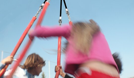 FA.041-Actionschaukel-Kinder_bearb.jpg