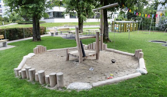 FS.012.18.3-Naturholz-Randabschluss-300.JPG