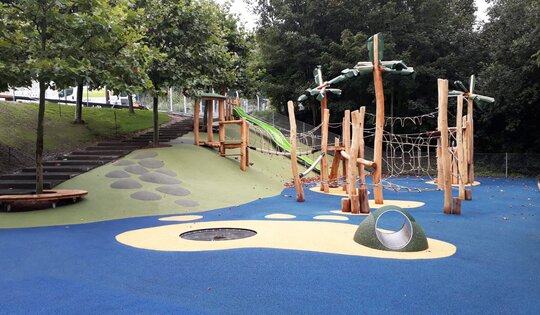 FS.050-O434-Themenwelt-Schule-Pausenplatz.JPG