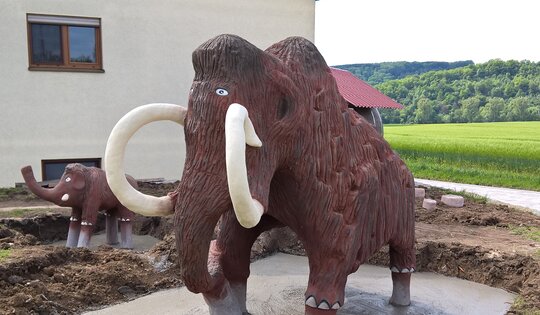 KL.005.9-Mammut-in-Beton.jpg