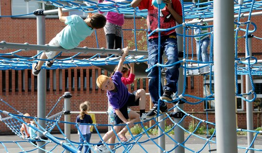 KL.210-Kinder-mehrere-Ebenen-O2420.jpg
