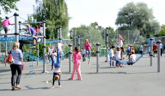 KL.210-Kinder-Terranos-Spielanlage-Handstand-O2420.jpg