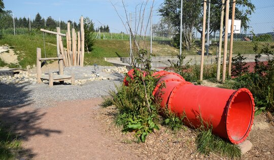 RU.080.-Kriechroehre-freistehend-natuerlicher-Spielplatz.JPG