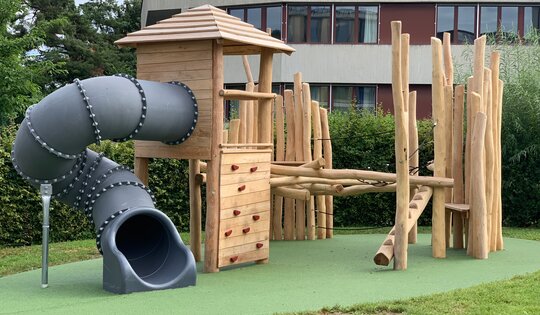 BN.070.9-Jägertrum-nach-Projekt-mit-RU.080.17-Röhrenrutsche-O4788-O50054.jpg