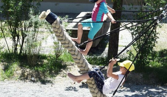 SC.084.3.r-Wikingerschaukel-nature-mit-Kindern.jpg