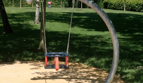 SC.150-Halbmondschaukel-Kleinkinder.jpg