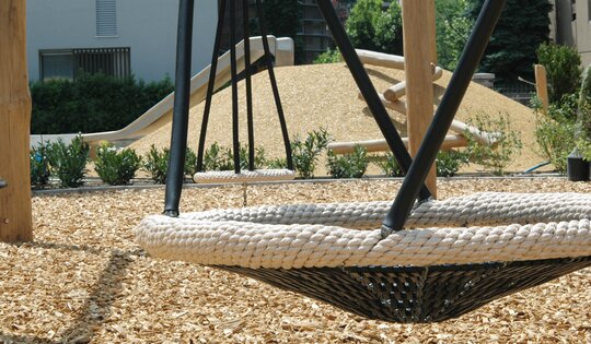 SC.-Nestschaukel-Detail-mit-nature-im-HG.JPG
