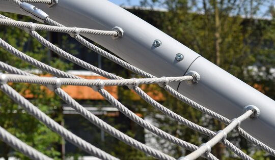 B95.190-Shout-Detail-Netz-Stahl-O9574.JPG