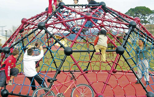 Geoball.04-95.130.04-Geoball--rot_schwarz.jpg