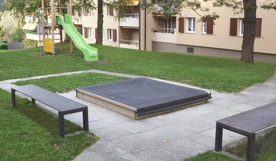 SW.012.20-Sandkasten-standart-2x2-mit-Abdeckung-SW.030.20-O6551.JPG