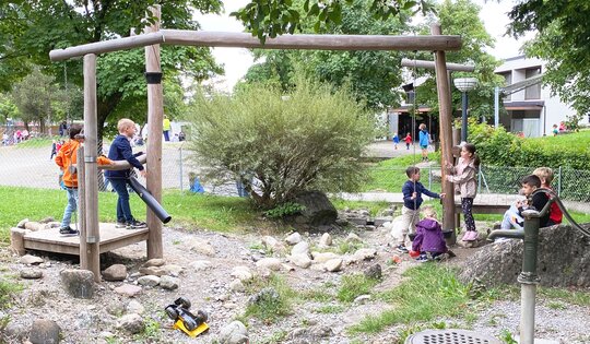 SW.080.5.r-Baustelle-1-mit-Kindern.JPG