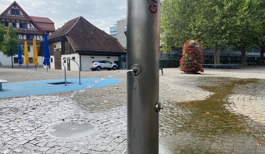 SW.135.2-Wasserspielsäule-2-spritzt-O10031.JPG