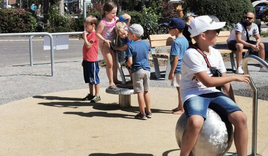 SW.202--O7598-Wassershow-Kinder-Wasserspielplatz-Spielgeräte-inox.jpg