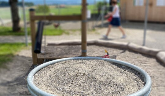 SW.041.1-Sandtisch-rund-für-Rollstuhl-O11835.jpg