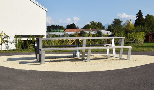 MO.04.21.30--O7029-Primus-300-Holz-Aussentisch-style-1-breit.JPG