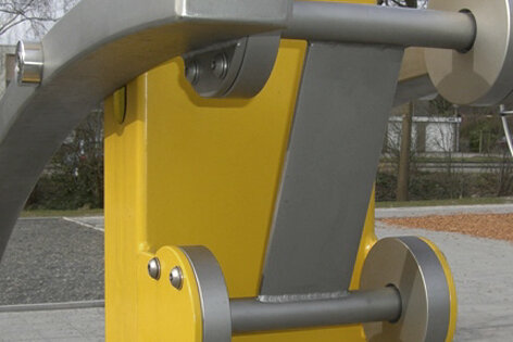 UF.6012_Brustzieher-Detail-Qualität-outdoor-fitness.jpg