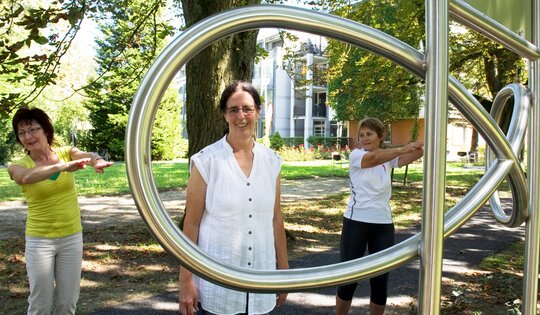 UF.6084--O3621--Bewegung-im-Freien-einfache-Übung.jpg