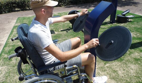 UF.6110--Waxon-Waxoff-handicap--Bewegung-outdoor.jpg