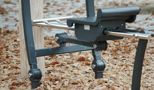 UF.6013.r-Crosstrainer-und-Ruderer-nature-Detail-O8708T.JPG